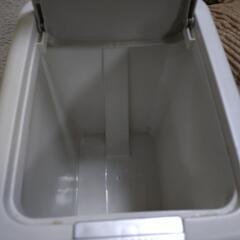 ゴミ箱　10リットルの画像