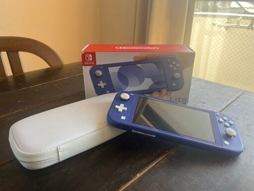 任天堂スイッチライト ブルー  ⭐️ 任天堂ケース向き