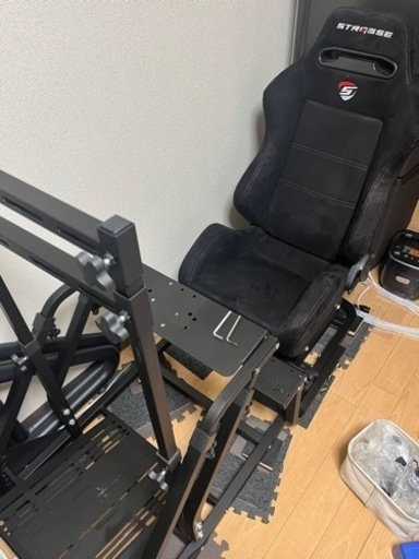 STRASSE ストラッセ製　　レーシングコックピット