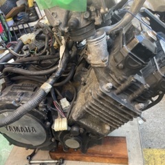 ☆FZR1000☆エンジン本体☆キャブレター付きの画像