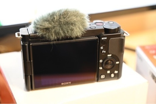 ZV-E10  SEL50F18 オマケあり！