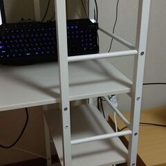 ニトリ製デスク（PCデスク）の画像