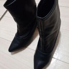 Sサイズ　ショートブーツとレインブーツの画像