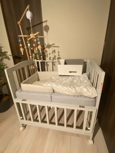 ベビーベッド