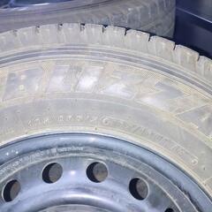 スタッドレス　冬用タイヤ　ハイエースの画像