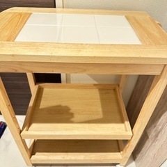 キャスター付ラックの画像