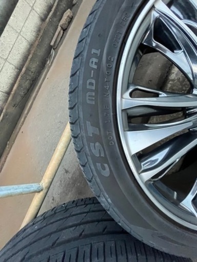 タイヤホイールセット　Raysレイズ18インチ7J5穴　215/45R18 