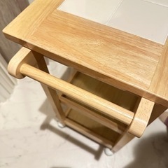 キャスター付ラックの画像