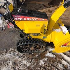スズキ除雪機サイズおおきめパワー9馬力！セル始動ライト付き　飛ぶ！