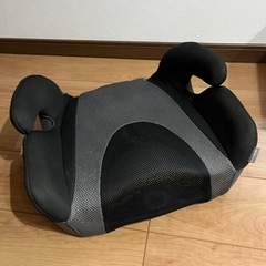 エールべべ　ジュニアシートの画像