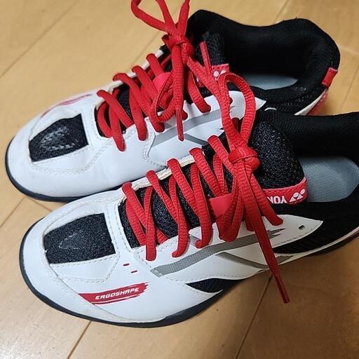 バドミントンシューズ24センチ