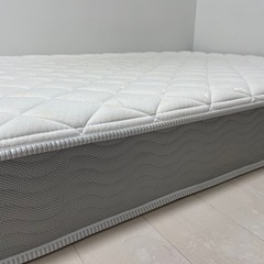 家具 マットレス　ベッド　セミダブルの画像