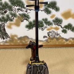 沖縄三線！黒木！黒檀！カマゴン！江戸ユナー型 ！本蛇皮　本張り【一枚張り】 沖縄三線！黒木！上質黒檀！真壁型 ！本蛇皮 本張り【一枚張り