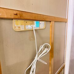W 16253  NITORI 2枚ガラスキッチンボード　食器棚　ソフトクローズ   ◆大阪市内・東大阪市他 5,000円以上ご購入で無料配達いたします！◆ ※京都・高槻・枚方方面◆神戸・西宮・尼崎方面◆奈良方面、大阪南部方面　それぞれ条件付き無料配送あり！            