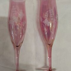 ワイングラス 2個 高さ21cm 幅5cm めちゃめちゃ薄く軽いです