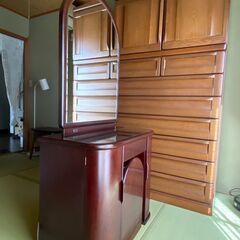 ドレッサー差し上げます。