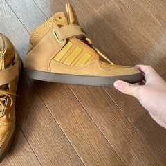 adidas靴の画像