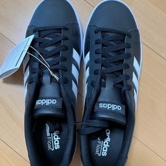 adidas アディダス　スニーカー　靴　アウトドアシューズ