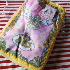 わっちゃプリマジ　ポーチ入りブランケット