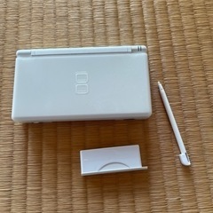 ニンテンドーDS Lite本体 とドラゴンクエスト 星空の守り人ソフト