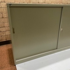 スチールキャビネット オフィス 事務所 店舗用 引戸 書庫 W1760×D515×H880 鍵なし難ありの画像