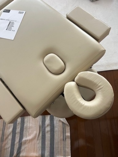 決まりました！エステベッド　高級木製折りたたみベッド006DX