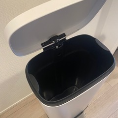 ゴミ箱の画像