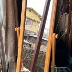 キャスター付きスタンドミラー