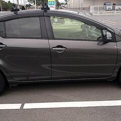 アクア　社外ホイール、キャリア付き　63000km 車検ほぼ2年
