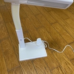 即日お渡し可能！オーム電機 2018年製USBポート付 LEDデ...