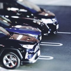 シニア活躍中！選べる時間帯♪駐車場ご案内スタッフ＊東京駅直結(W...