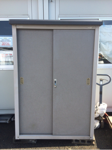 △ KYテクノロジー株式会社 ビ二トップ物置 倉庫 収納庫 サビ多数有り 部品の欠品多数有り/カギ無し