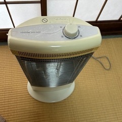 家電 季節、空調家電 遠赤外線ヒーターの画像