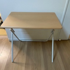【値下げ】折りたたみできるテーブル