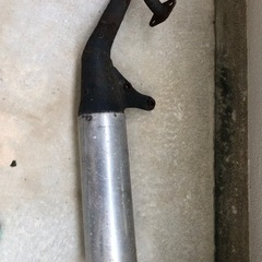 v100 v125 マフラー