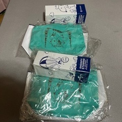 保冷バッグ、ミニトート、水筒の画像