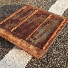 段差解消スロープ 鉄製段差スロープ  ◑サイズ  縦45✕横50（10㌢の位置で4㌢高さ）の画像