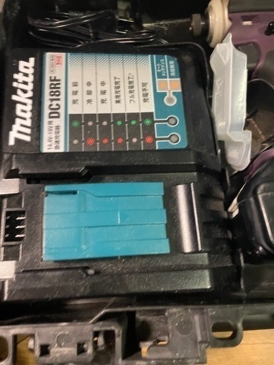 値下げ‼️マキタ  インパクトドライバー 18v TD172D  バッテリー2個　ケースつき　使用歴半年！おまけ‼️