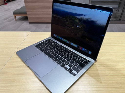 Apple MacBook Air 13インチ 256GB シルバー MWTK2J/A