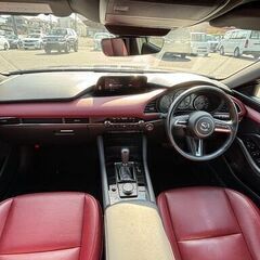 月々25000円から！【自社ローン120回払い可能！】【頭金・保証人不要！】マツダ　MAZDA3ファストバック.            の画像