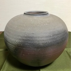 壺　中居靖　作　桐箱入りの画像