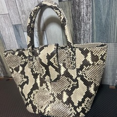 本蛇革トートバッグの画像