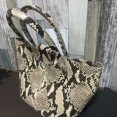 本蛇革トートバッグの画像