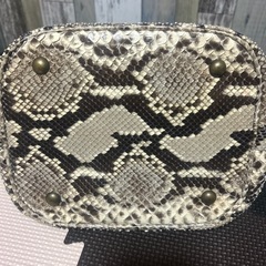本蛇革トートバッグの画像
