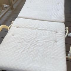 アテックス　折りたたみ式ベッドの画像