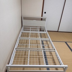 べッド:半年前に購入したほぼ新品ですの画像