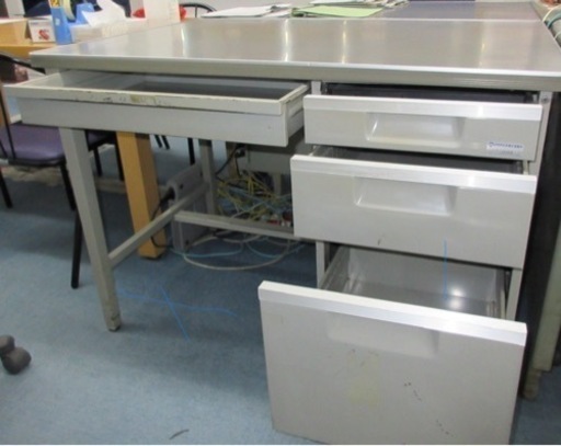 ★残り2台になりました★ 家具 オフィス用家具 机
