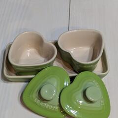 美品　ル・クルーゼ　プチ・ラムカン・ダムール・セット　蓋付き 耐熱 容器の画像