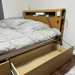 ニトリ　引き出し付きダブルサイズベットの画像
