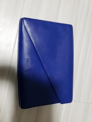 DKNYのクラッチバッグ